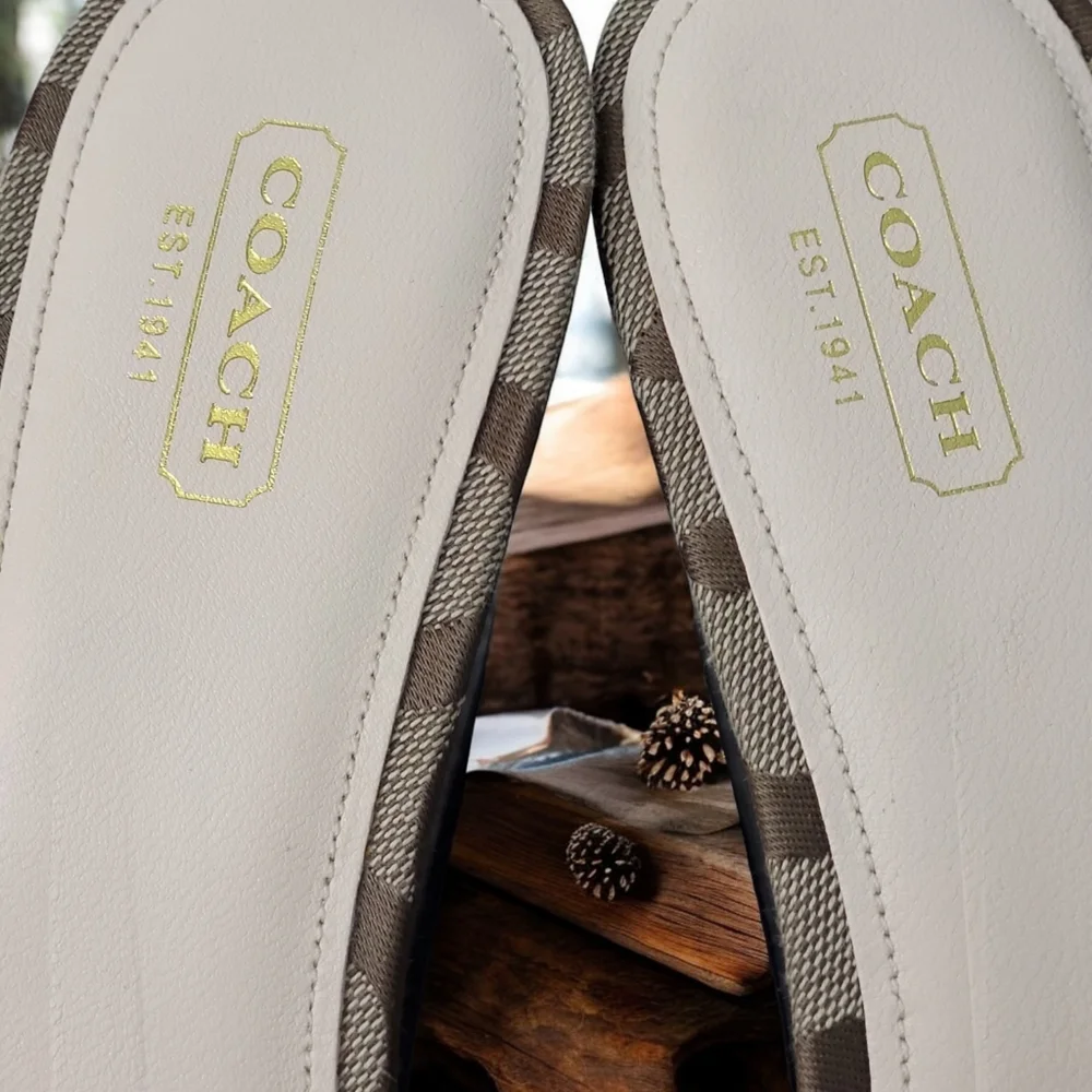 Coach woman's size 9B platform wedge with peep toe. - Picture 11 of 11